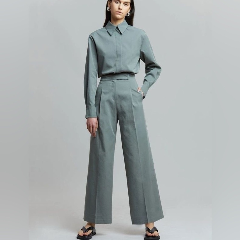 The Frankie Shop Liesl Utility Shirt NWT
Color: Agave
Size: M